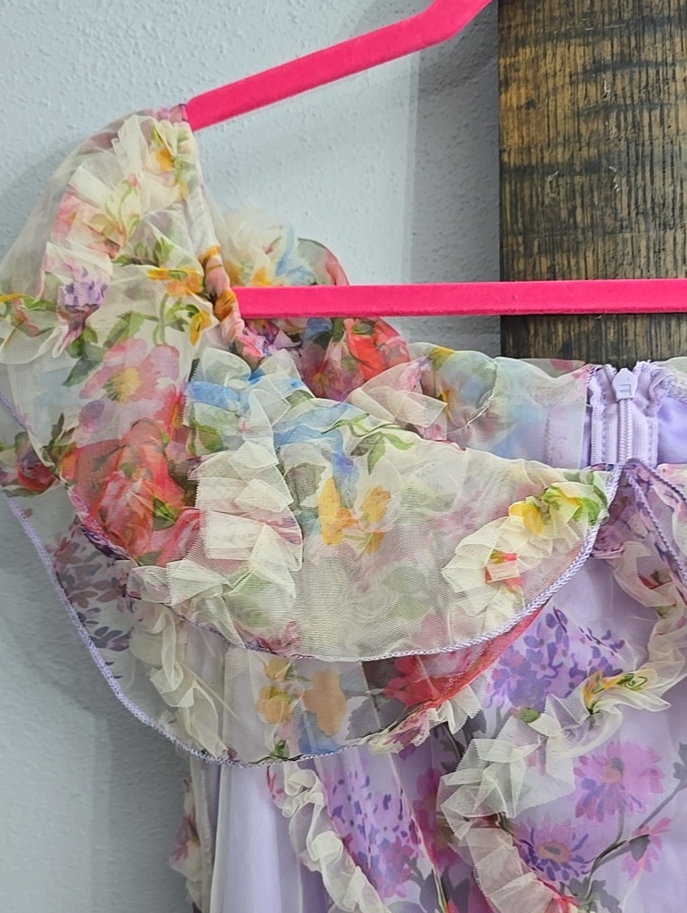 Elegant Romantic Ruffle Off Shoulder. - Picture 4 of 7